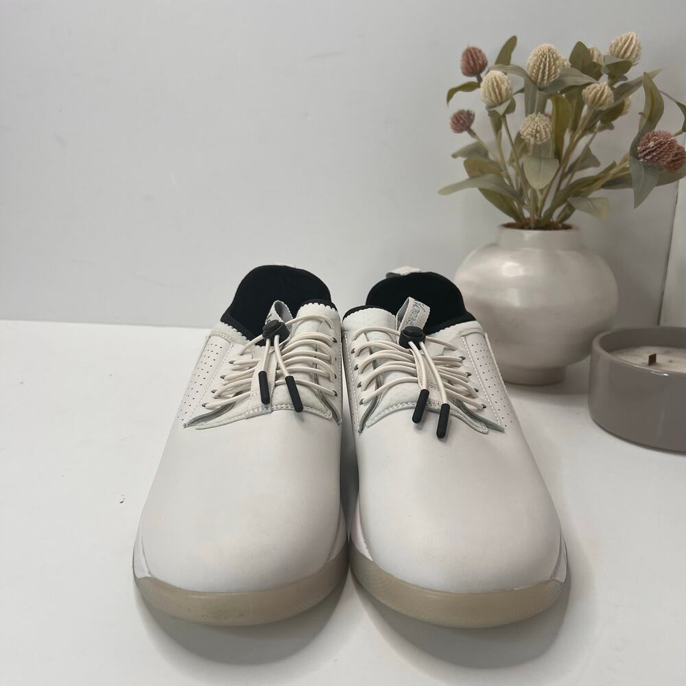 Clove Classic Nursing Sneaker Brilliant White/Black Collar Women W11.5/M10 Men - Picture 2 of 9